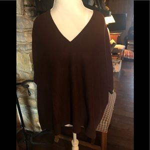 Burgundy short sleeve sweater (oversized).